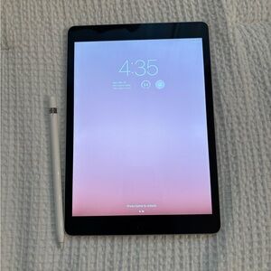 64GB iPad 9th Generation and Apple Pencil
